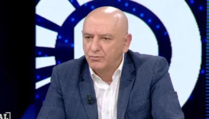 Bejko: Berisha e ka partinë të shkërmoqur, e ka futur PD-në në ‘kilometrin e fundit‘
