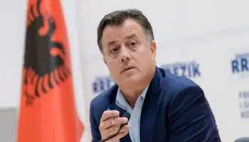 BELINDA BALLUKU ESHTE MASKA E EDI RAMES