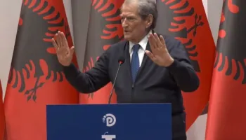 “Belinda ja ka bërë benë, sot ka ndenjur gjithë ditën në zyrë duke u..”, Berisha: Rama ka marrë ultimatum nga BE