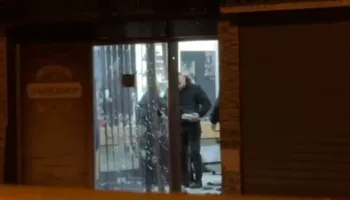 Berberi i plagosur sillet me urgjencë te Trauma, plagë në shpatull, bark e këmbë