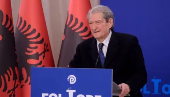 Berisha: 3 drejtorë të bashkisë së Tiranës kanë vjedhur më shumë se e gjithë Byroja Politike me Enver Hoxhën në krye për 46 vjet