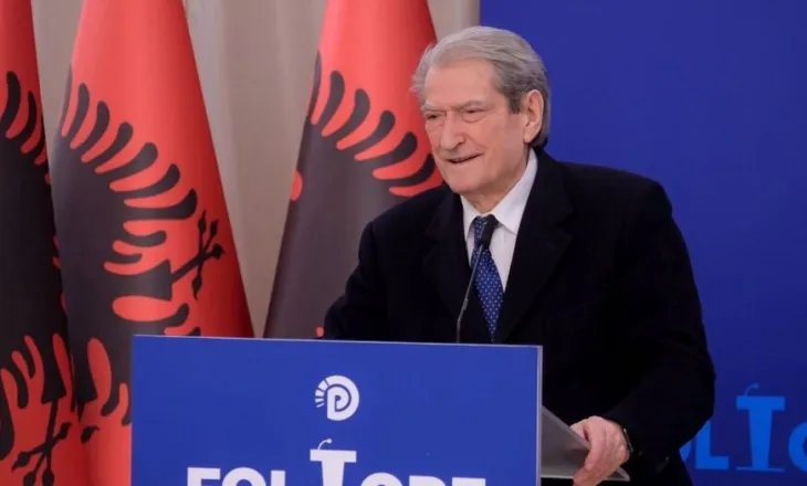 Berisha: 3 drejtorë të bashkisë së Tiranës kanë vjedhur më shumë se e gjithë Byroja Politike me Enver Hoxhën në krye për 46 vjet