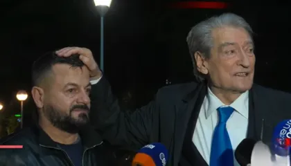 Berisha del me protestuesin: E qëlloi policia me snajper, ka marrë plumb gome në ballë