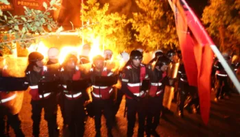 Berisha: Do të djegim zyrat e PS kudo në rrethe dhe në Tiranë, Selinë qendrore!