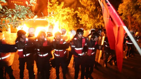 Berisha: Do të djegim zyrat e PS kudo në rrethe dhe në Tiranë, Selinë qendrore!