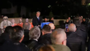 Berisha: Edi Rama do të ketë fatin e Enver Hoxhës për së gjalli!