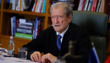 Berisha komenton vendimin e Kushtetueses për Ballukun: Edhe gjykata ka mëkatin e madh, i la dy muaj kohë që…