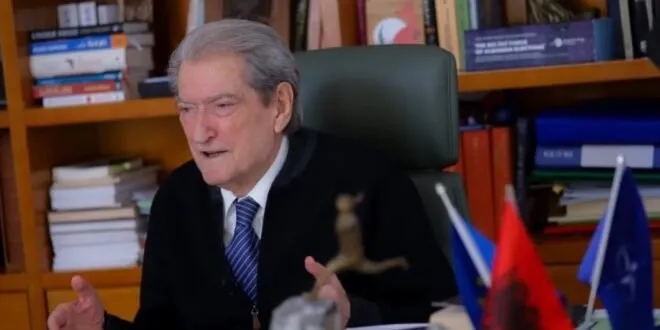 Berisha: Lubia emëroi të gjithë kabinetin e saj në vend të saj! Fuqia e saj janë dosjet që ka!