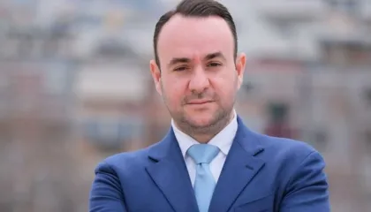 BERISHA MUND TE SHKOJE NE SHBA PO E FTUAN