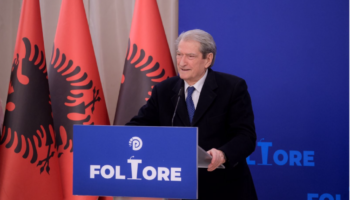 Berisha në Sukth: Rama meriton çdo përgjigje! Po ndryshon ligjin dhe thotë “do ju vjedhim akoma”