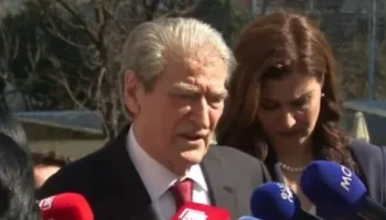 Berisha: Organizata kriminale nuk mund të mbrojë parlamentin, duke u betuar se gjoja po mbron xhaminë!