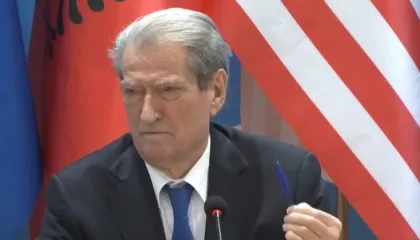 Berisha ‘paralajmëron’ Ramën: Nëse shkon në KiE do pritesh me protesta, mbaje mend!