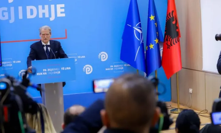 Berisha: Policia përdori mjete piroteknike! Operatori i News24 u sulmua me një mjet të tillë! Gazetarët u helmuan me gaz…