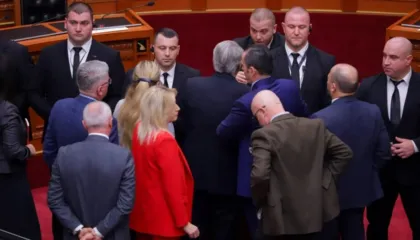 Berisha: S’ka parlament pa hequr imunitetin e Lubisë!