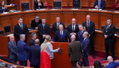 Berisha: S’mund të zhvilloni parlament pa i hequr imunitetin Lubisë, o skllevër të krimeve tuaja
