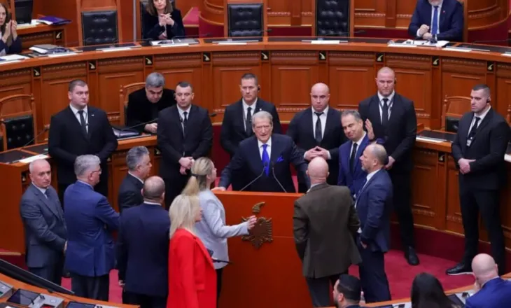 Berisha: S’mund të zhvilloni parlament pa i hequr imunitetin Lubisë, o skllevër të krimeve tuaja