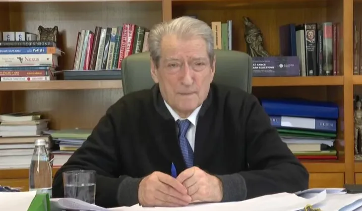 Berisha: Te Trauma asnjë polic i lënduar. Këlliçi po hante bukë gjatë protestës, policia e procedon