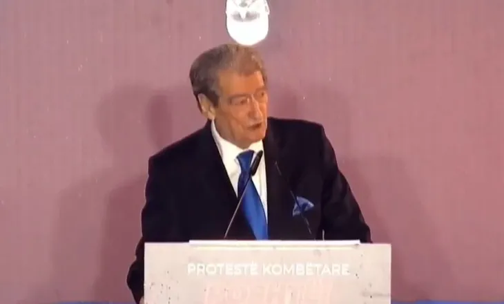 Berisha thirrje gjyqtarëve në Hagë: Para jush duhet të ulen Vuçiç e Rama, jo ish-krerët e UÇK-së