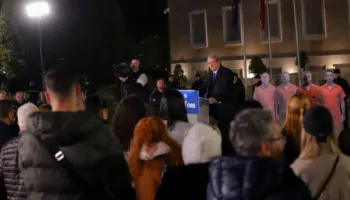 Berisha thirrje policisë një ditë para protestës: Bashkohuni me ne në kryengritjen paqësore, të largojmë qeverinë