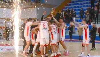 Besëlidhja dhuron spektakël në finalen e Kupës, triumfon 104-65 ndaj Tiranës (VIDEO)