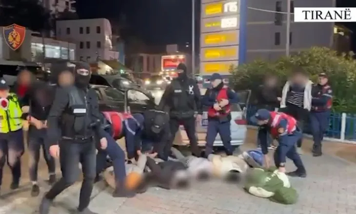 Bie në prangat e policisë 35-vjeçarja/ U kap duke transportuar 5 emigrantë ilegalë,  mori secilit 2500 euro!