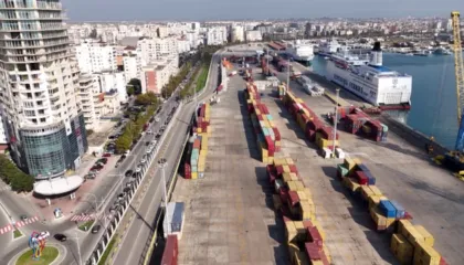 Bien importet dhe eksportet, ekspertët: Pasoja të drejtpërdrejta në ekonomi, ka rënë fuqia blerëse