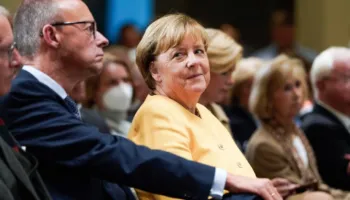 BILD: Angela Merkel mund të kandidojë për postin e presidentes federale! Çfarë rrezikon Merz?