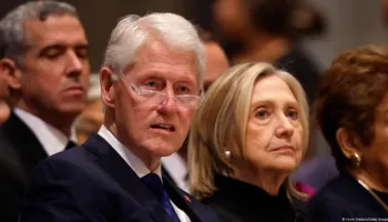 Bill dhe Hillary Clinton bien dakord të dëshmojnë në hetimin e Epstein