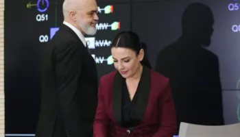 BIRN: Shkarkimi i Belinda Ballukut, ‘i vonuar dhe i pamjaftueshëm’