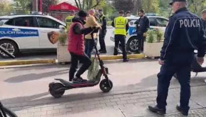 Bllokimi i monopatinave, Koçiu: Po punojmë për ligjin, për ne ka rëndësi siguria dhe jeta e qytetarëve