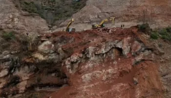 Bllokimi i rrugës te ‘Kthesa e Dragostunjës’, policia: Drejtuesit të përdorin aksin Maliq – Lozhan – Elbasan