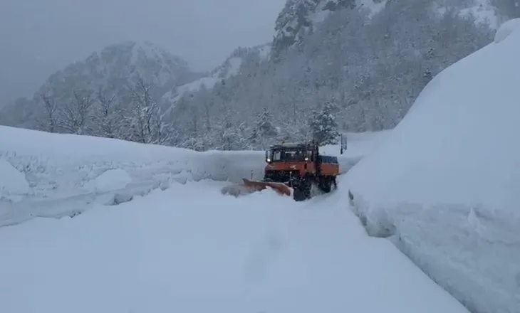 Bllokohet përsëri rruga në Qafë Thore nga ortekët e borës