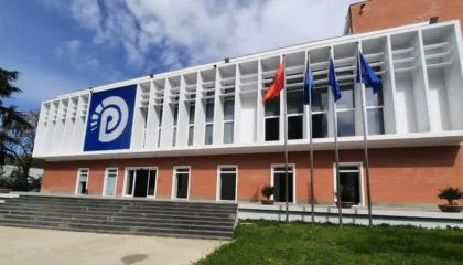 Bojkoti i Komisioneve “përçan” grupin e  PD-së? Berisha: Kryesia do vendosë! Deputetët që dolën kundër “urdhrit” (EMRAT)