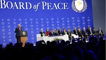 Bordi i Paqes i Trump mblidhet për herë të parë, refuzojnë pjesëmarrjen Britania, Gjermania dhe Franca. Mblidhen 5 miliardë dollarë për Gazën