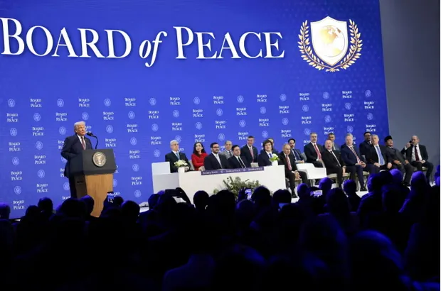 Bordi i Paqes i Trump mblidhet për herë të parë, refuzojnë pjesëmarrjen Britania, Gjermania dhe Franca. Mblidhen 5 miliardë dollarë për Gazën