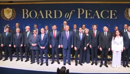 Bordi i Paqes, presidenti Trump realizon foton familjare me liderët! Të pranishëm Rama dhe Osmani