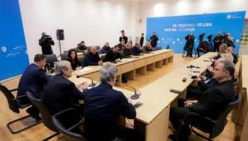 Bozdo kundër bojkotit në Komisione: Duhet të marrim pjesë, të “grisim” reformën