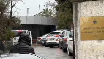 Breshëria e armëve në berberhanen e Lezhës, lihet në burg efektivi që iu kundërpërgjigj autorëve