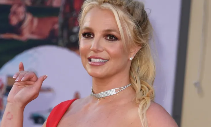 Britney Spears shet të drejtat për të gjithë katalogun e saj muzikor