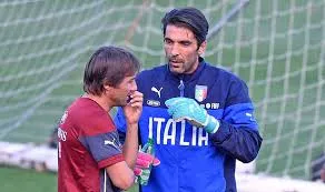 Bufon vlerëson Spaletin për punën që bën me Juventusin, Konte merr kritika nga Interi