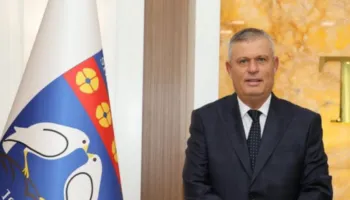 “Busulla ime, ligji”! Shkëlqim Hajdari zyrtarisht prefekt i Tiranës: Mund të jetë detyra ime e fundit…(VIDEO)