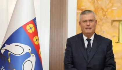 “Busulla ime, ligji”! Shkëlqim Hajdari zyrtarisht prefekt i Tiranës: Mund të jetë detyra ime e fundit…(VIDEO)