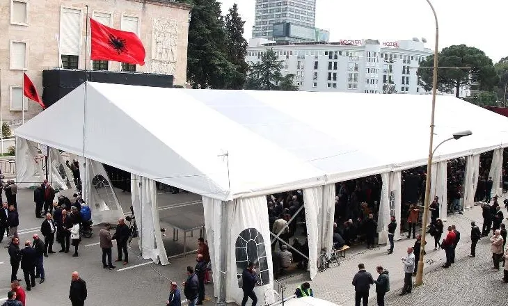 Çadra, një instrument gjenial dështimi!