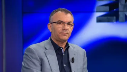 Cara: Rama sillet si sundimtar, duke përdorur asetet publike dhe mediat për të kontrolluar shoqërinë