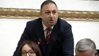 ‘Çfarë ka PD me Policinë e Shtetit?’, Ish-ministri Hoxha: Doni t’i digjni të gjallë, përdorni fëmijët për krime