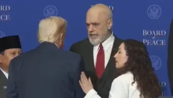 Çfarë po diskutojnë më vete Kryeministri, Vjosa Osmani dhe Donald Trump?