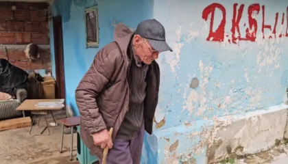 Çifti nga Pogradeci humbi jetën ndërsa fëmijët mbetën në kamp në Siri, gjyshi prej 12 vitesh në pritje të nipërve: Mi sillni para se të vdes