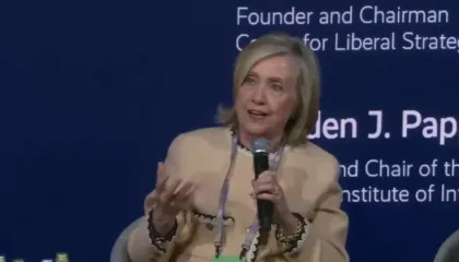 Clinton: Dosjet e Epstein sjellin të dhëna shqetësuese