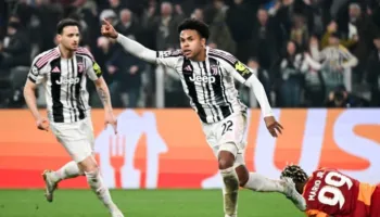 Çmenduri në Torino. Juventus fiton 3-0, por kualifikimi ende nuk është vendosur. Ndeshja shkon në shtesë (video)