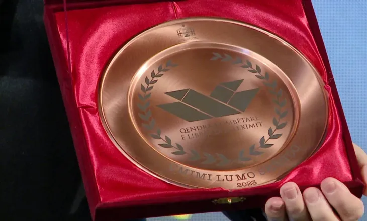 Çmimi “Lumo Skëndo” 2025, hapet edicioni i pestë, në garë veprat më të mira publicistike